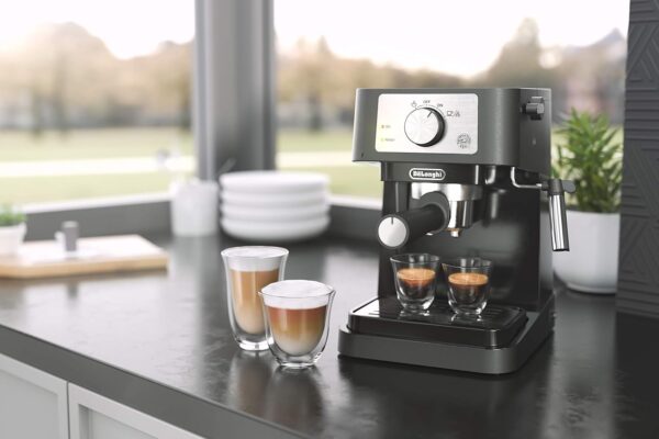 De'Longhi Stilosa Espresso Machine, 15 Bar Pump, Milk Frother, Black/Silver - Image 3