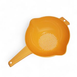 Tupperware 2 Quart Colander