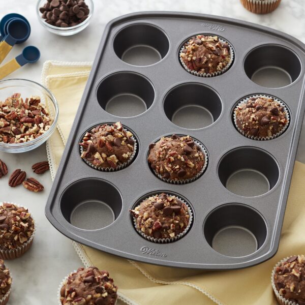 Wilton Premium Nonstick Bakeware Set - Image 3