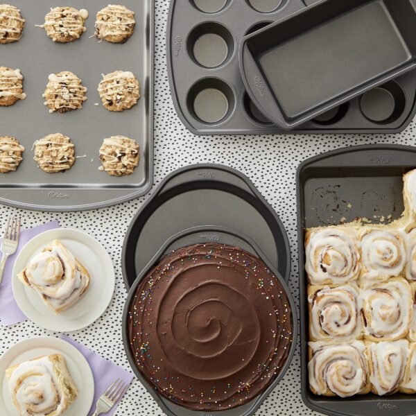 Wilton Premium Nonstick Bakeware Set - Image 2
